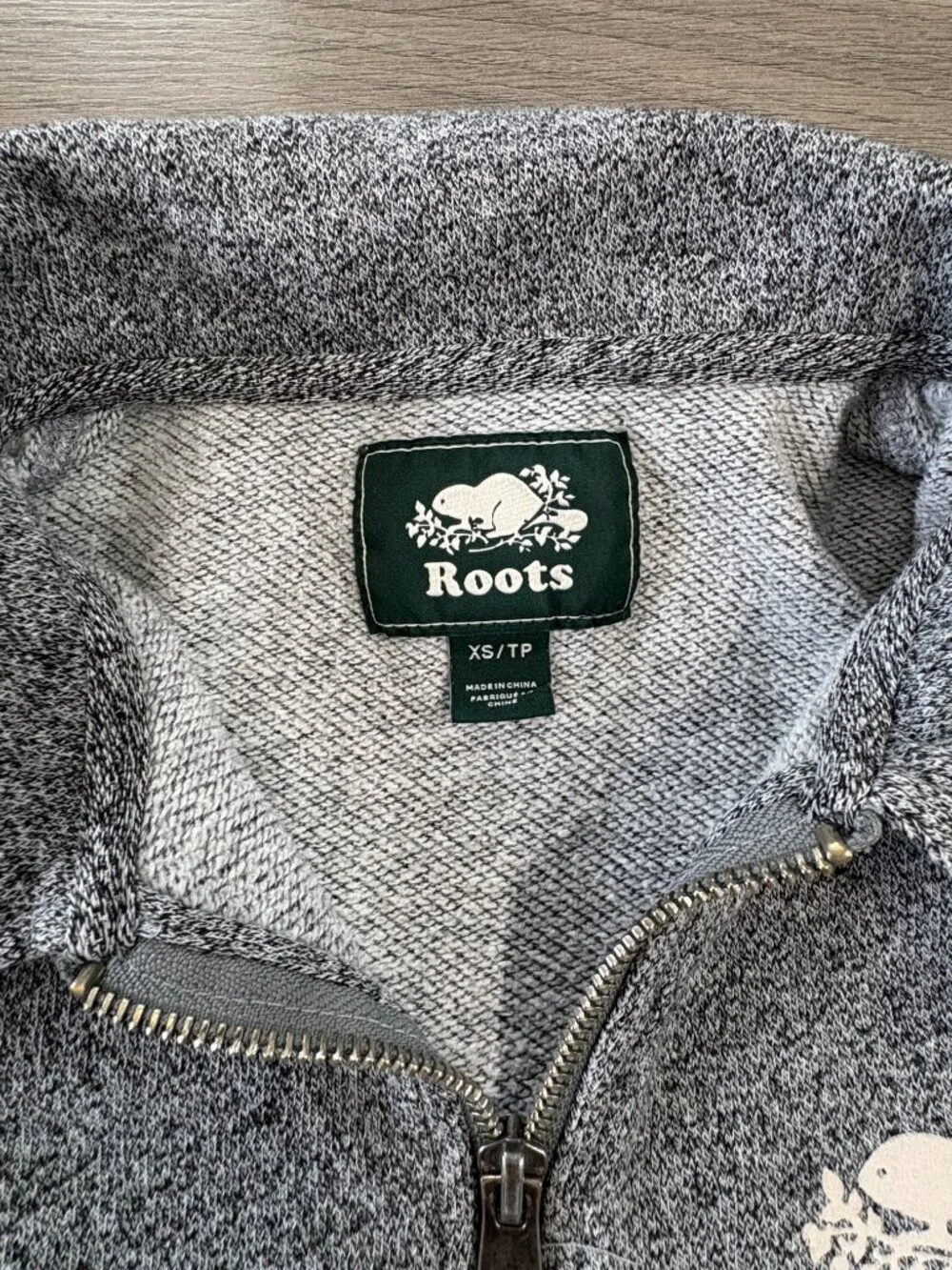 Women’s Roots Salt & Pepper Polo Sweatshirt – Size XS –Great Condition - Picture 13 of 14